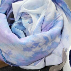 Kolorierung "Himmelblau & Lavendel", 100% Baumwolle (Batist), 90 x 90 cm