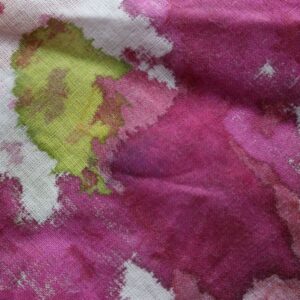 Kolorierung "Pink, Pflaume, Zitronengelb & Maigrün", 100% Baumwolle (Batist), 90 x 90 cm - Detailansicht